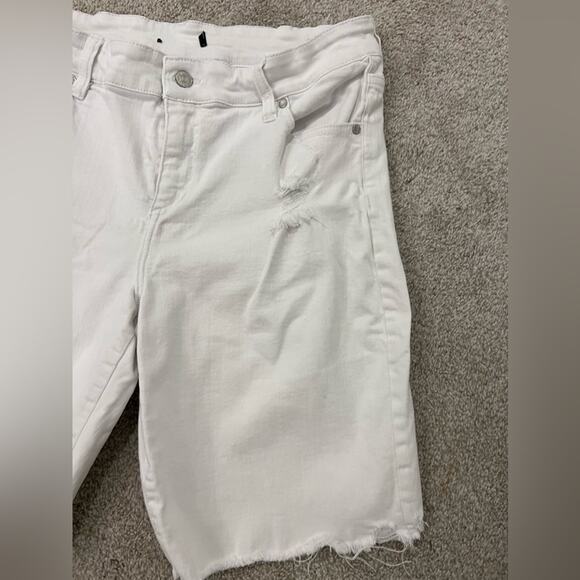 Buffalo David Bitton Women Mid Rise Distressed Bermuda Tandi White, size 14 - Picture 8 of 14